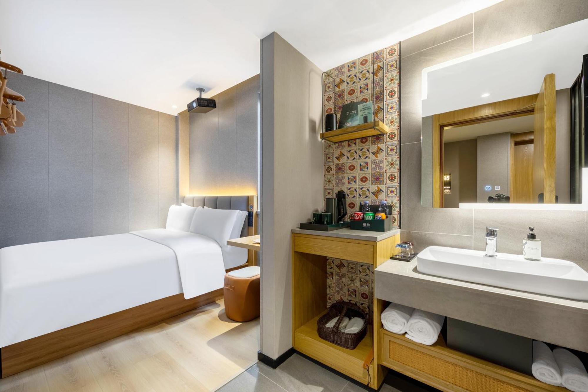 True Go Hotel - Shanghai Jing'An Temple Nanjing West Road Eksteriør billede